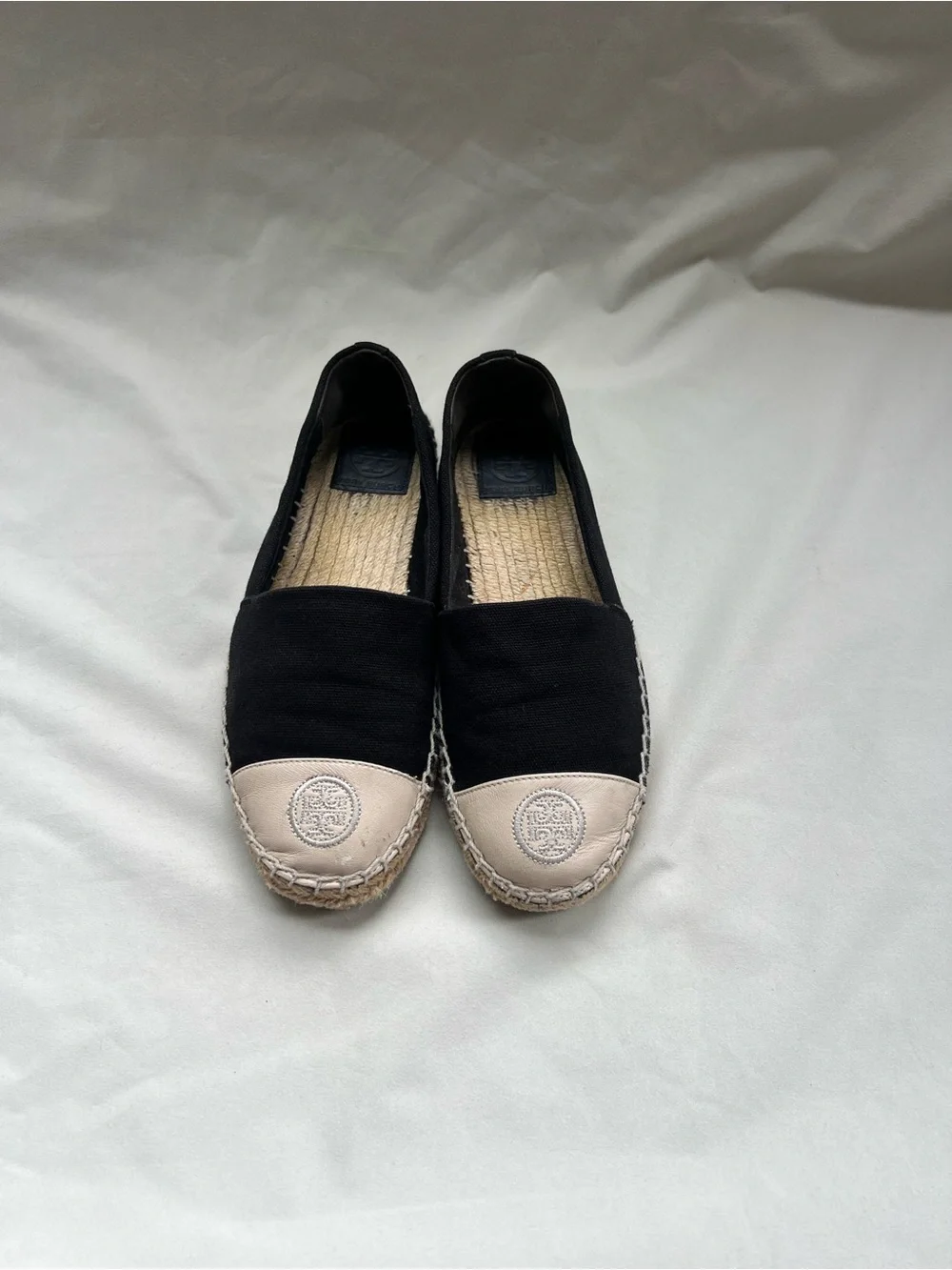 Tory Burch 5.5 6 Black Canvas Leather Logo Cap Toe Espadrille Flats Luxe Travel
